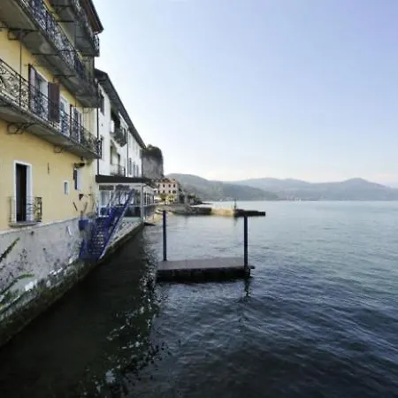 Sleeps 2 Pool